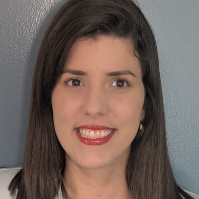 Heidy Novales Mauri, agente de seguros con licencia de Right Step